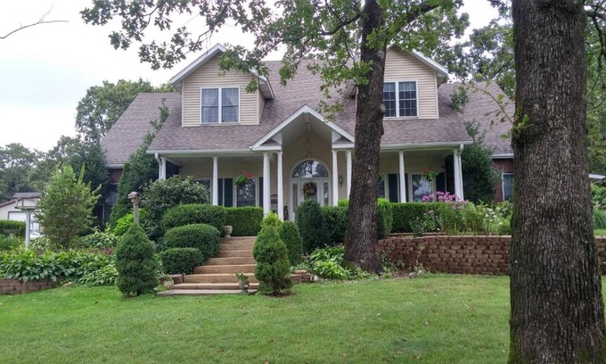 Marshfield Bed & Breakfast | Swan Song Inn