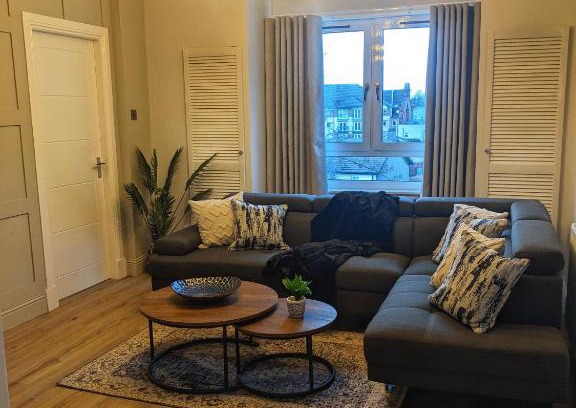 Hamilton Apartment | Sweeney Stays, Cadzow Apartment