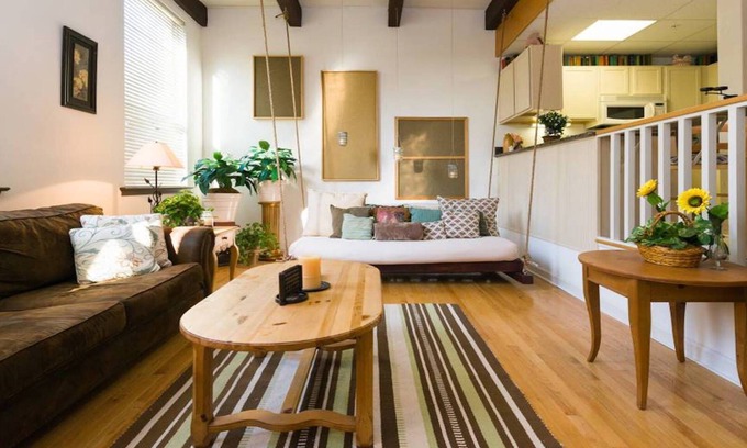 Royersford Condo | Sweet City Retreat! Luxurious Art Loft