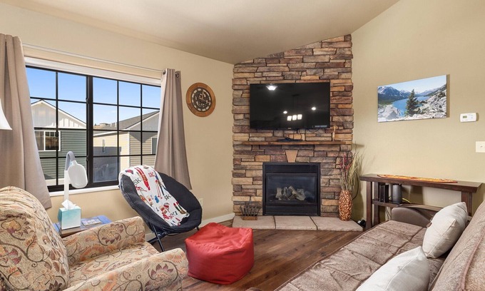 Red Lodge House | Sweet Pea -Suite in Brewery/Cannery Historic District of the north end of town!