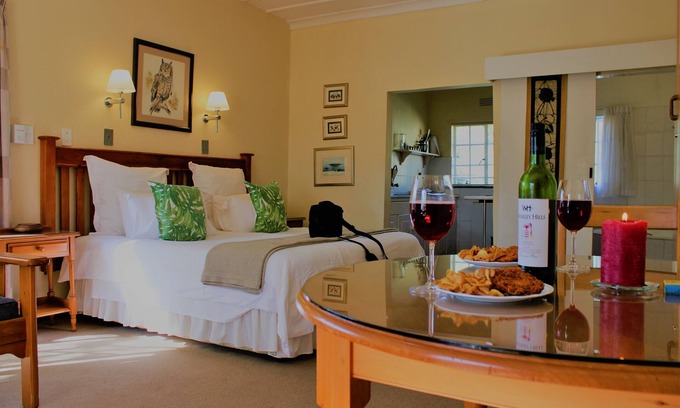 Muldersdrift House | Sweet Thorn Tree Spacious cottage for 2 people with great terrace!