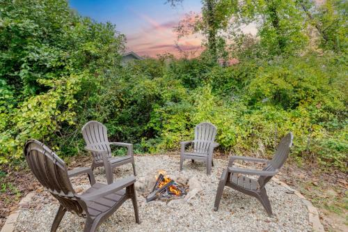 Asheville House | Sweetgum Sycamore by AvantStay 6 Min to Downtown