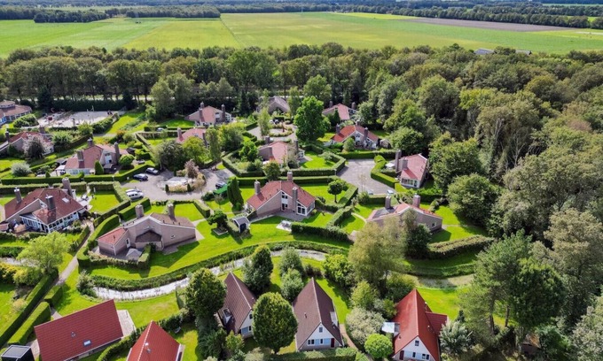 Zwiggelte House | Swift I Stylish Cottage with Sizeable Garden