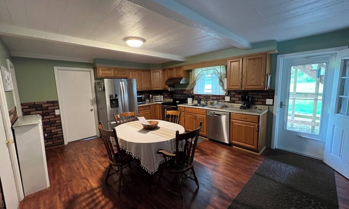 Bondsville House | Swift River Inn