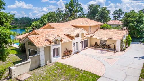 Groveland House | SWISS 65 - Lake Denise