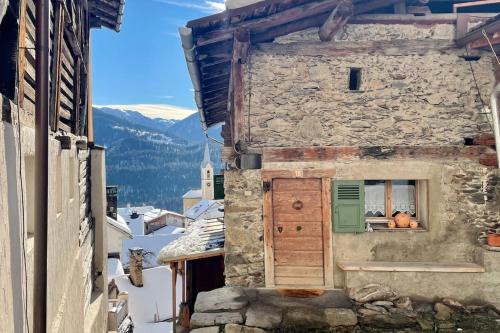 Trin Apartment | Swiss chalet near Flims
