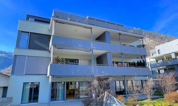 Central Interlaken Apartment | SwissHut Modern 10min Interlaken West Station - Apart Markt
