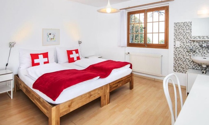 Aeschlen ob Gunten Ski Chalet | SwissHut Stunning Views Alps Lake - Chalet Emmit
