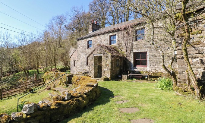 Kirkby Stephen Cottage | SYCAMORE TREE FARM, pet friendly, with open fire in Ravenstonedale
