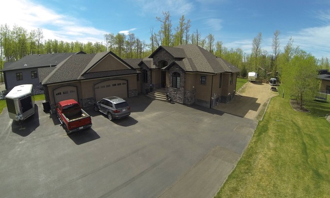 Markerville House | Sylvan Lake Executive Home, 5 minute walk to Beach