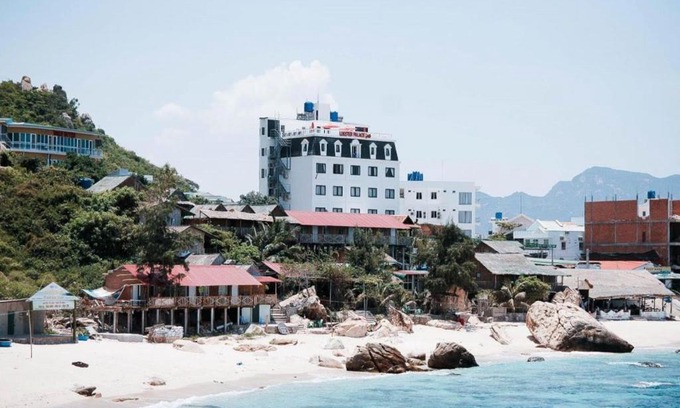 Cam Ranh Hotel | Tôm Hùm Palace