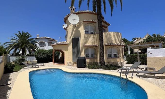 Els Poblets Villa | T-0523 Very well maintained villa 500 m to the sea