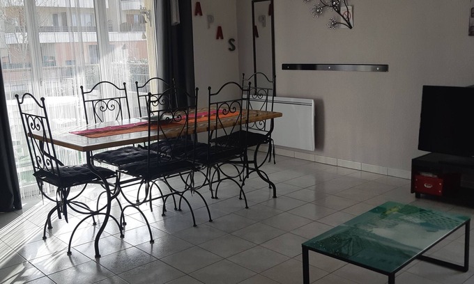 Leguevin Apartment | T 2 suburban furniture of TOULOUSE (10mn cu center town)