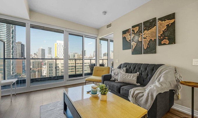 Garden District Condo | T Dot Views & Cozy 2BR Stay