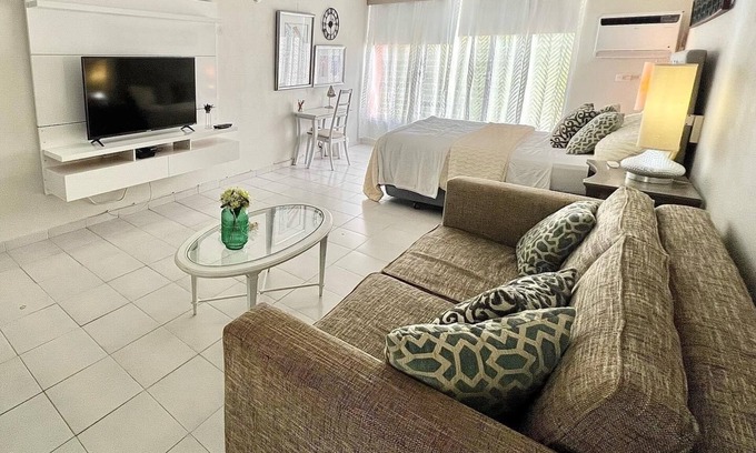 Isla Grande Apartment | T-Mobile District- Beautiful & Spacious Studio in Quite Peaceful Neighborhood