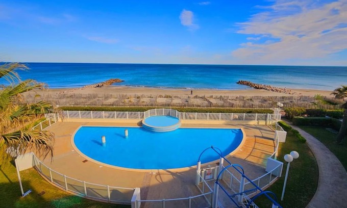 Frontignan Apartment | T1 Cabine 4 couchages vue mer !