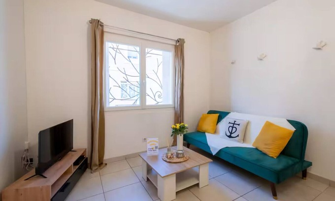 Aigues-Mortes Apartment | T2 Aigues Mortes 40 metres from the ramparts