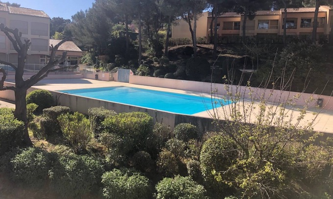 Bandol Apartment | T2 Dans un Parc Avec Piscine