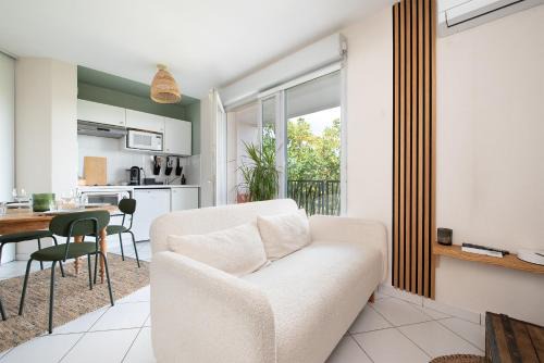 Ancely Apartment | T2 Havre du paux - Au pied du TRAM Ancely - Parking & Clim