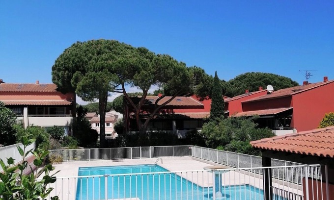 Frejus Apartment | T2 of 53 m2 in a secure, wooded residence with communal swimming pool.