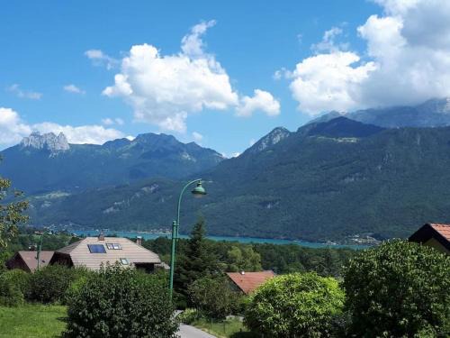 Lathuile Apartment | T2 vue sur lac d'Annecy