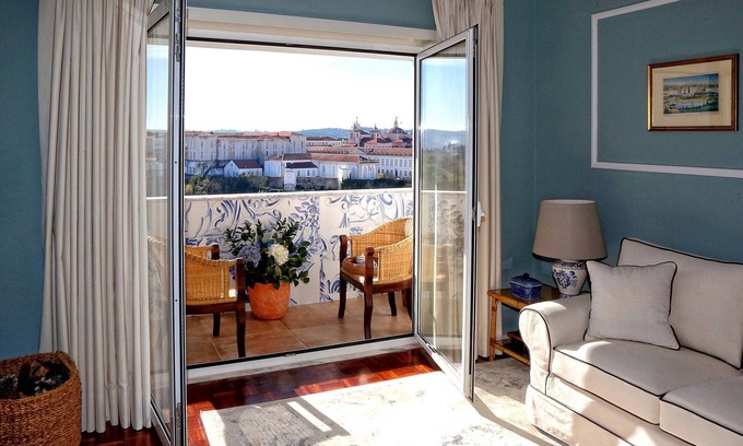 Coimbra Apartment | T2 with incredible views and parking