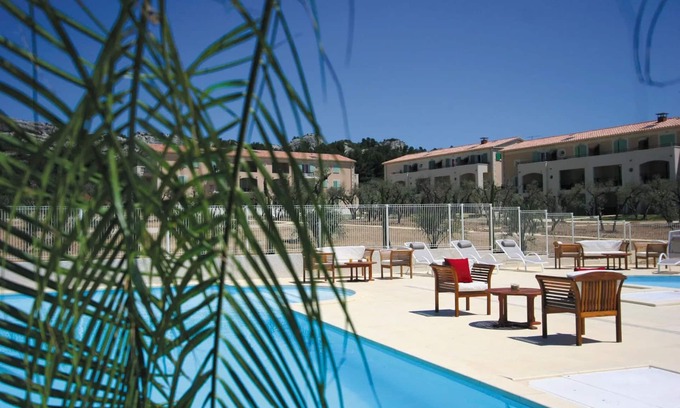 Paradou Condo | T3 confortable | Piscine sur place + aire de jeux
