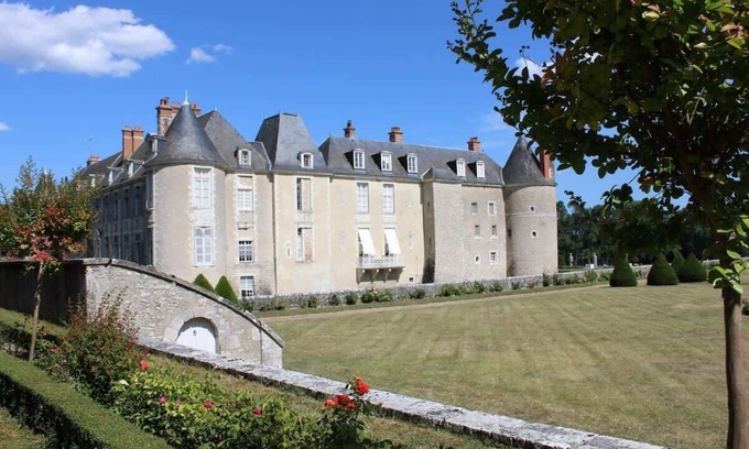 Avaray Apartment | T3 for 5 - Château Turret near Chambord