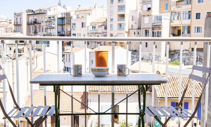 7th Arrondissement Apartment | T3 in the heart of Endoume with private parking