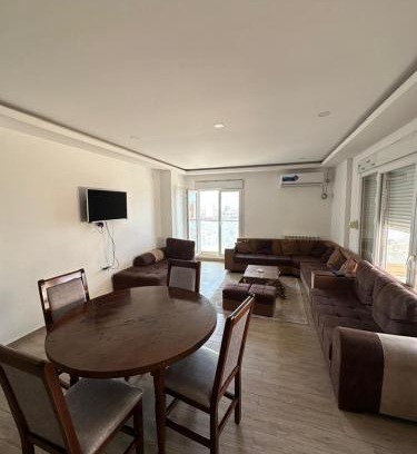 Bir El Djir Apartment | T5 spacieux et lumineux