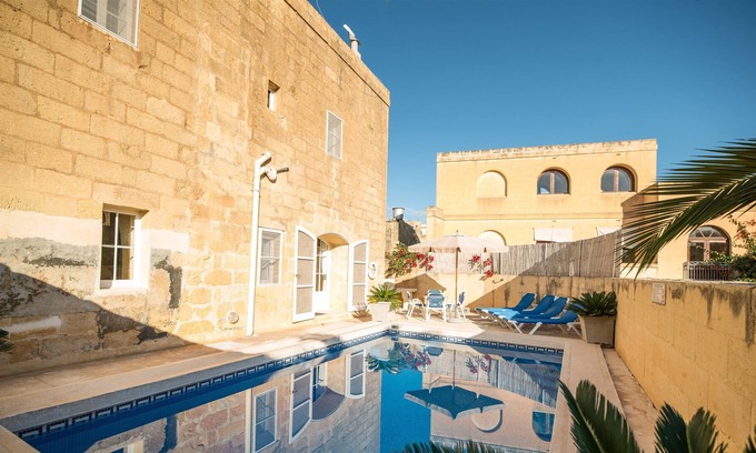Victoria Other | Ta Girardu - Victoria Holiday Home