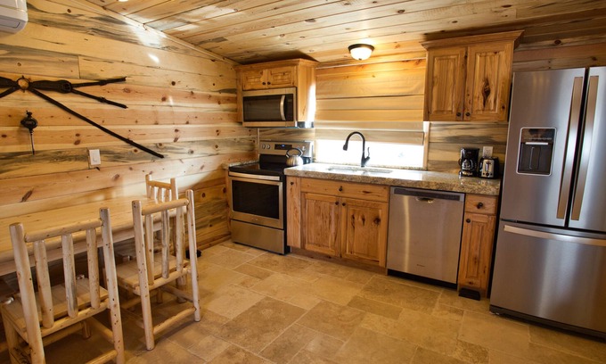 Hatch Apartment | Tack Room Studio on 280 acre Sevier River Ranch - 1 King and 2 Twin Beds