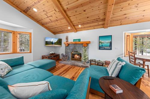 Tahoe Pines House | Tahoe Grand on the West Shore - Pet Friendly & Hot Tub!