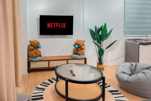 Larut House | Taiping Rain Suite Homestay near Lake Garden with Netflix WiFi