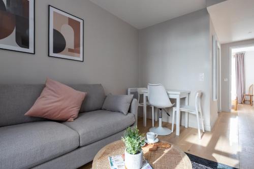 Parc-de-Montsouris Apartment | Take It Easy in This Stylish Architect Flat