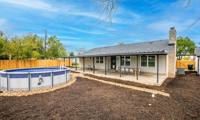 Round Rock House | Taking A Break In Round Rock