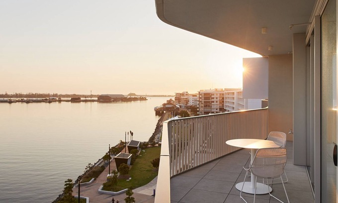 Newcastle Apartment | Talle by Follo - Apartment in Honeysuckle, Newcastle