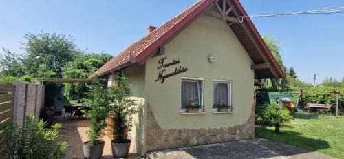 Balatonkeresztur House | Tamási Villa- Nyaralóház