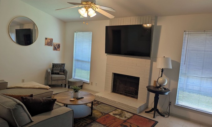 Tanglewood Forest House | Tanglewood Forest Best Kept Secret, 2BR/2BA,1 Car/garage!