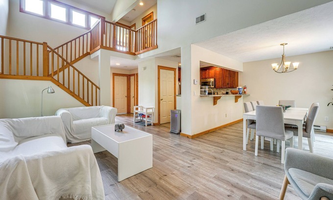 Tannersville Cottage | Tannersville Resort Home w/Deck & Gas Grill!