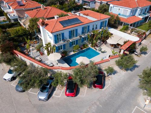 Tokoglu Hotel | Tarçın Alaçatı Otel