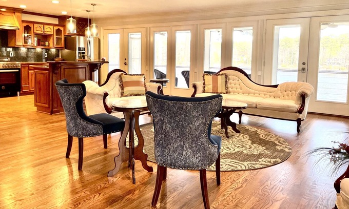 Louisburg House | Tar River Retreat Near Raleigh