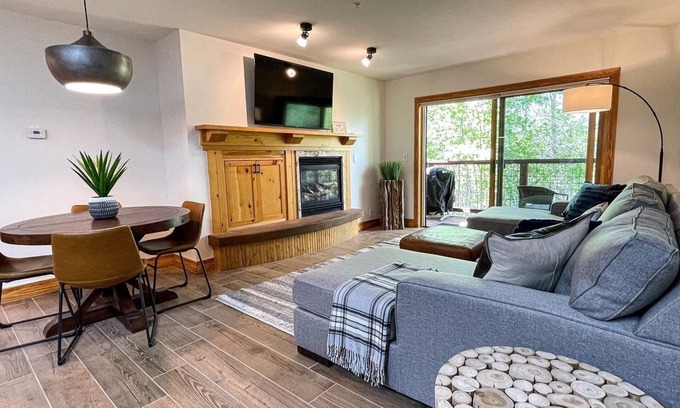 Driggs Condo | Targhee Creekside Condo - direct shuttle service to Targhee!