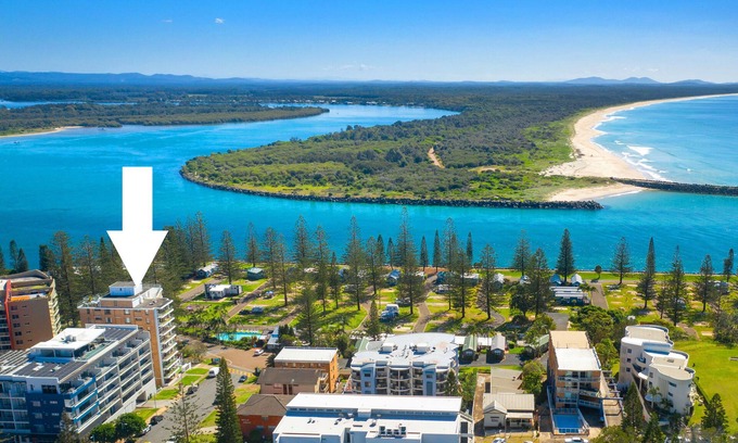 Port Macquarie Apartment | Tasman 17 - Spectacular Ocean & River Views