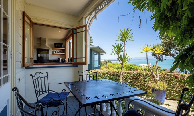 Nelson Apartment | 'Tasman Suite - Te Whare Rangi' Self-Contained Room in Nelson Waterfront