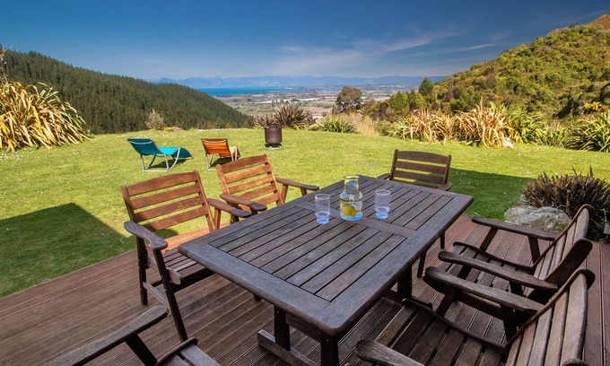 Ngaio Bay House | Tasman Terrace - Kaiteriteri Holiday Home