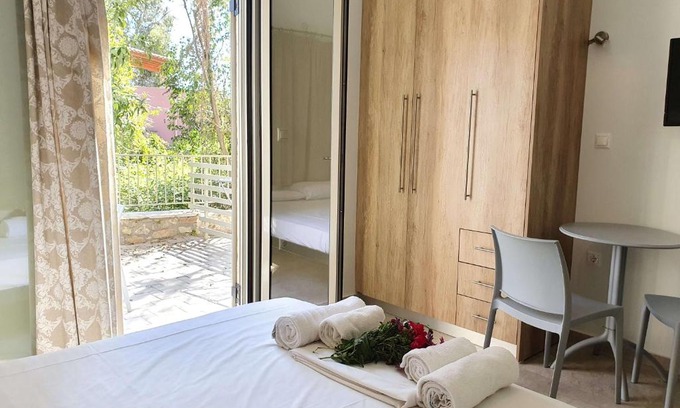Stoupa Apartment | Tasos 2