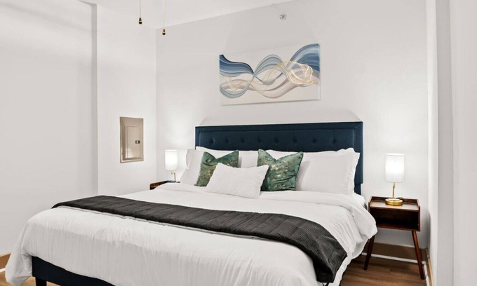 Deep Ellum Apartment | Tasteful Apt in Central Dallas with Parking and Pool