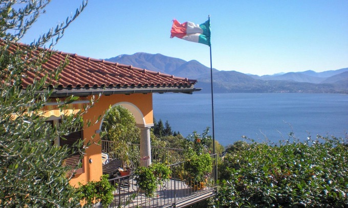 Oggebbio Apartment | Tastefully furnished 4-room apartment in quiet and sunny panoramic position