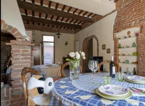 Fucecchio Apartment | Taverna rustica in Toscana